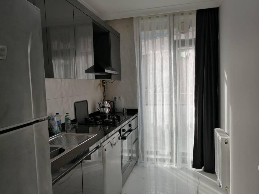 Sisli Apartment, 2 Bedrooms, 250 M Metro, New Modern Residence اسطنبول المظهر الخارجي الصورة